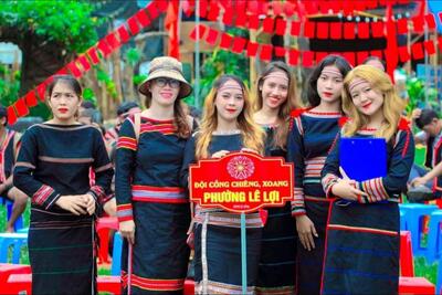 Đoàn nghệ nhân phường Lê Lợi tham gia Hội thi Cồng chiêng, xoang các dân tộc thiểu số thành phố Kon Tum lần thứ I năm 2022