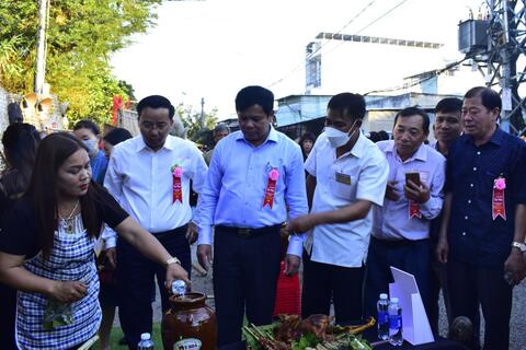Liên hoan ẩm thực chào mừng kỷ niệm 15 năm thành lập Thành phố Kon Tum